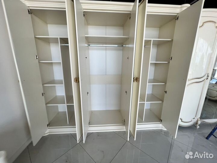 Спальный гарнитур