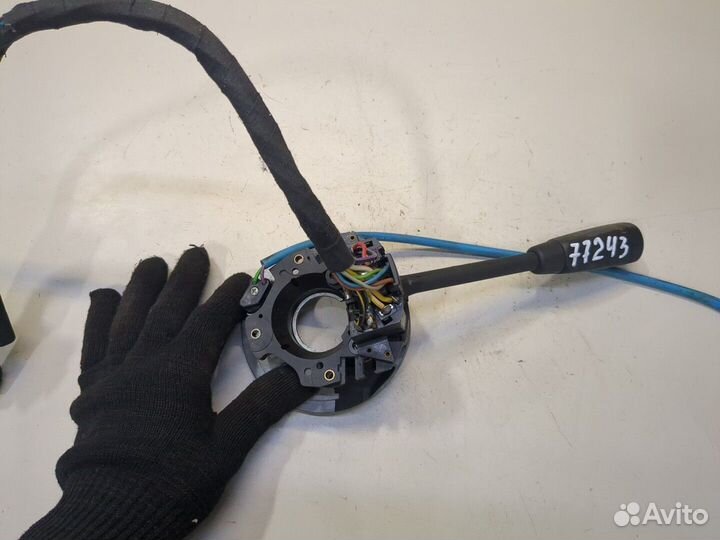 Переключатель поворотов и дворников Mercedes 124 E