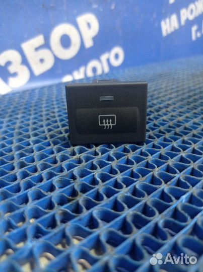 Кнопка обогрева заднего стекла Ford Focus 2