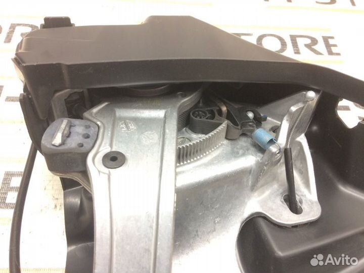 Педаль стояночного тормоза Mercedes-Benz E-Class