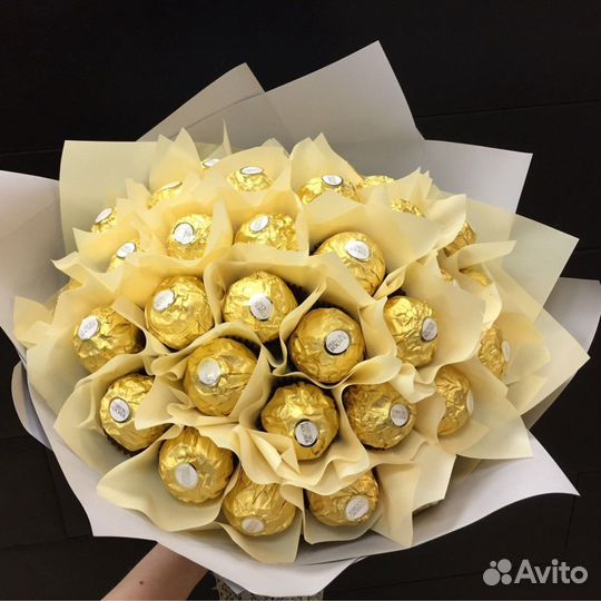 Букеты из конфет и игрушек