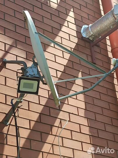 Спутниковая тарелка