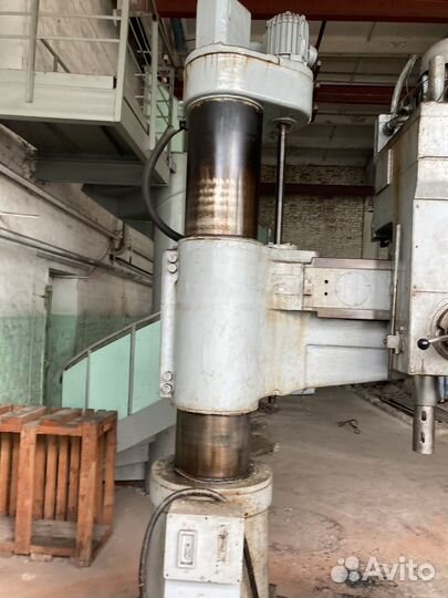 Радиально сверлильный станок 2м55