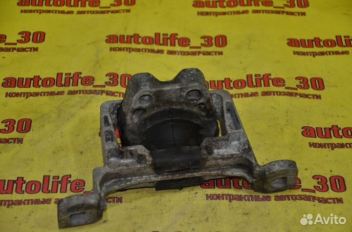 Подушка двигателя правая гидравлическая Ford Focus