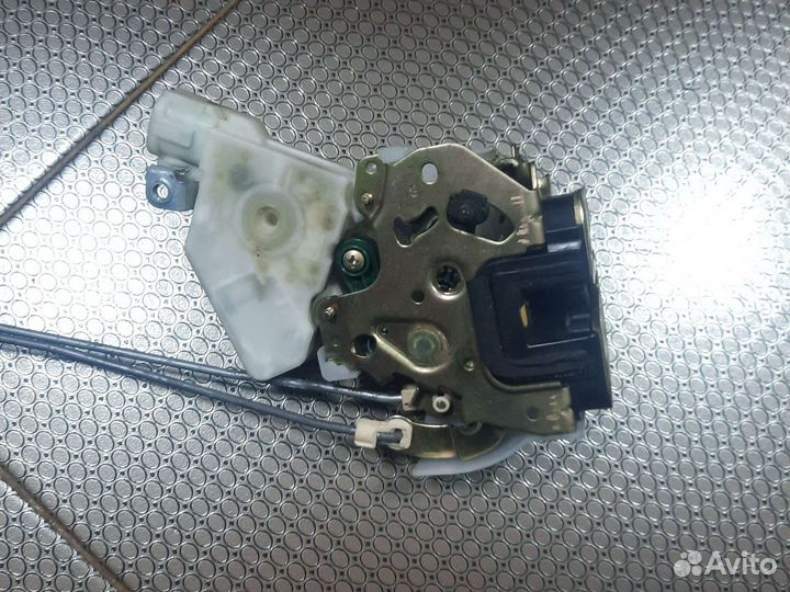 Замок двери задней левой X-Trail (T30) 2001-2006