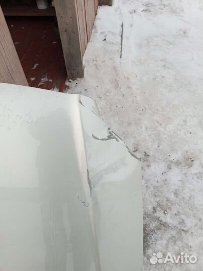 Капот от toyota avensis т250