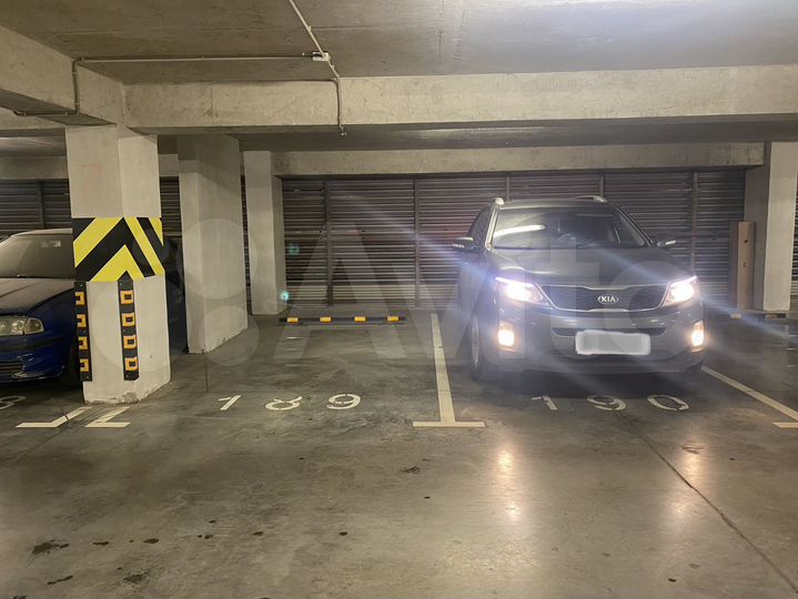 Машиноместо, 13 м²