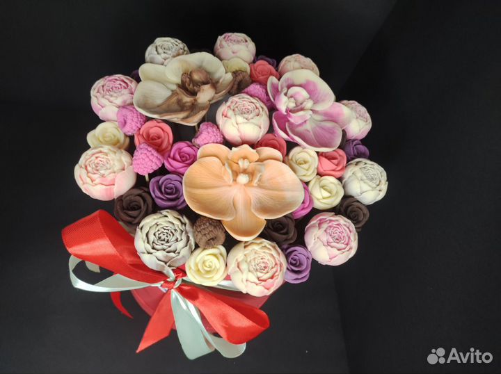 Шоколажные Цветы в Шляпной Коробке