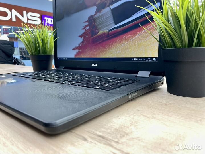 Ноутбук с Огромный экраном 17.3/новый SSD