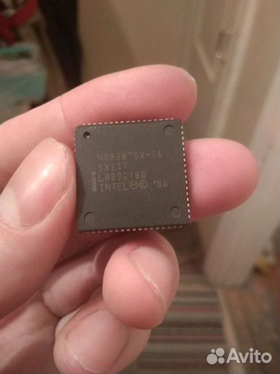 Сопроцессоры intel '86 16Мгц 68-контактные