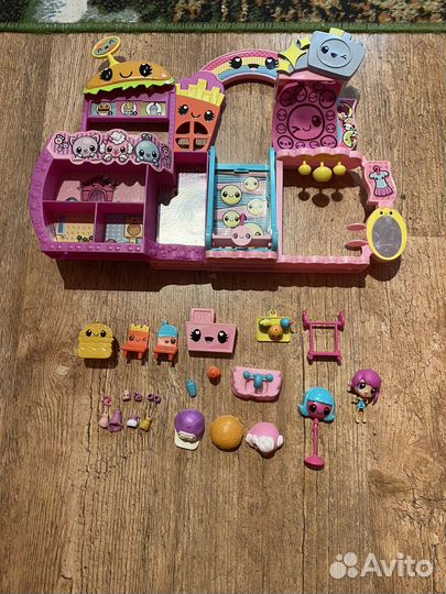 Домик с куклой