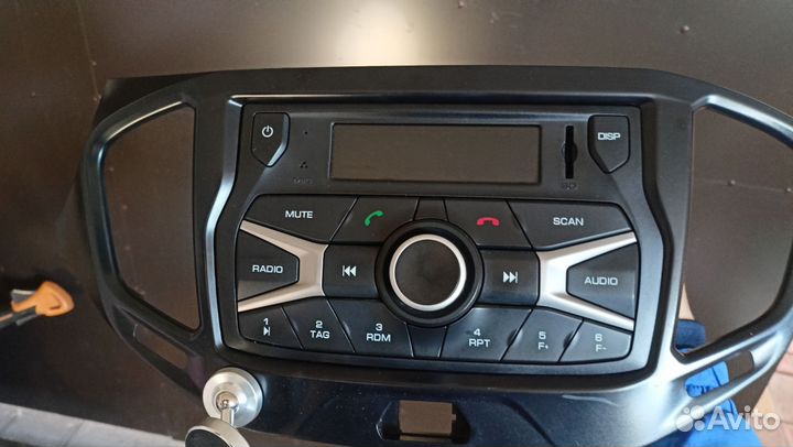 Магнитола штатная LADA Vesta