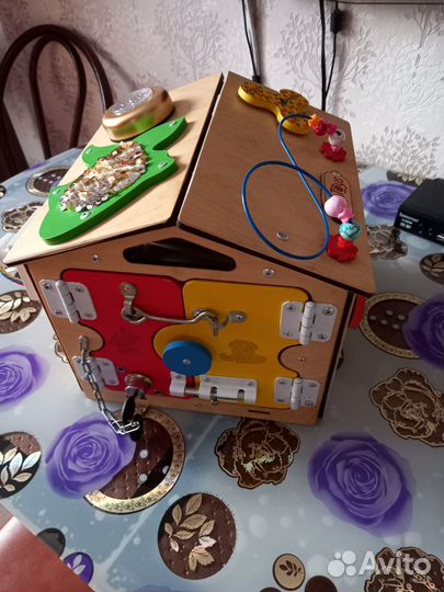 Бизиборд домик