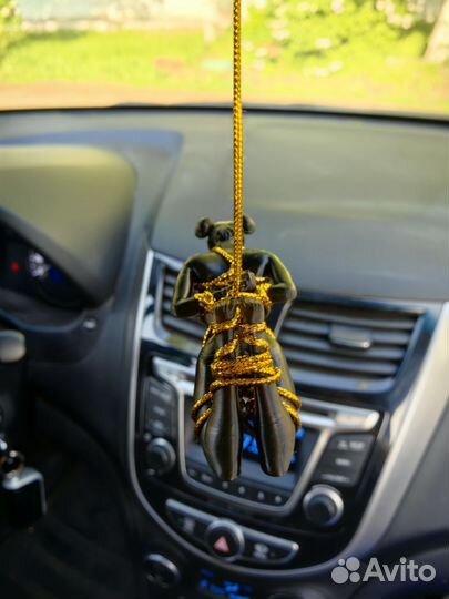 Девушка шибари фигурка подвеска в авто