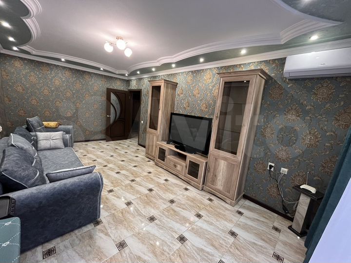 2-к. квартира, 80 м², 4/5 эт.