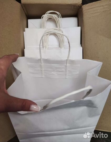 Белые бумажные пакеты с ручками 26х32