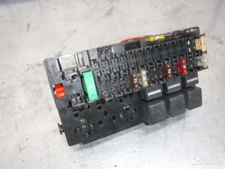 Блок предохранителей Лада Приора 126 2011