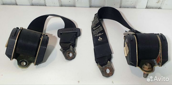 Ремень безопасности задний Mitsubishi Carisma хэтч