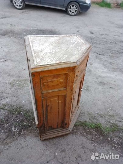Угловой комод 1917