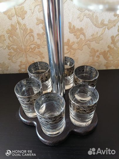 Набор бокалов и рюмок