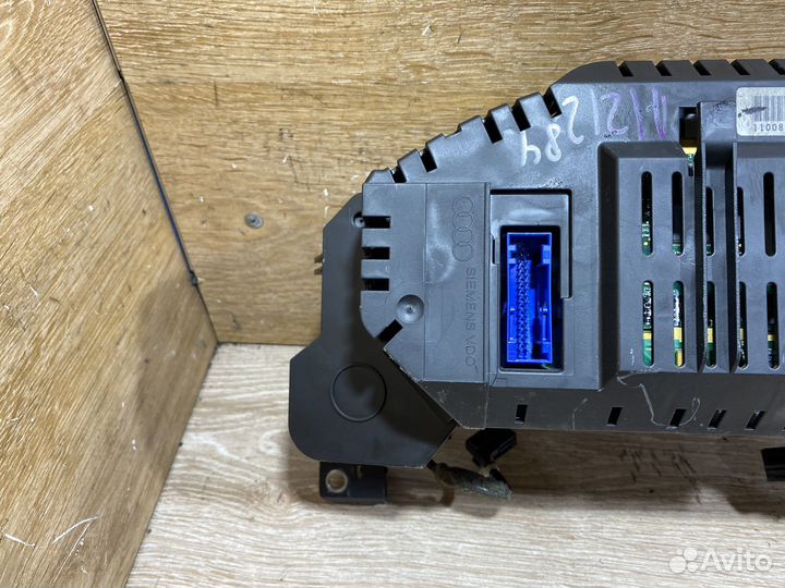 Панель приборов Audi A8 D3 бензин 1121284