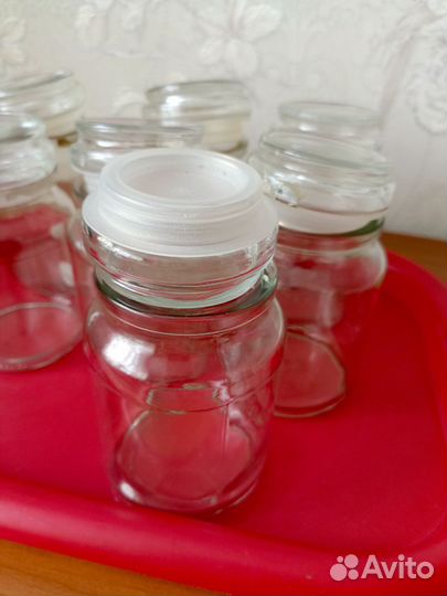 Банки стеклянные с герметичными крышками