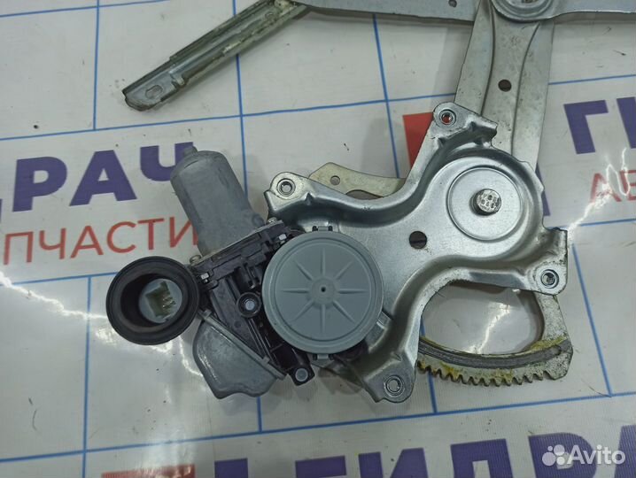 Стеклоподъемник электрический задний правый Lexus