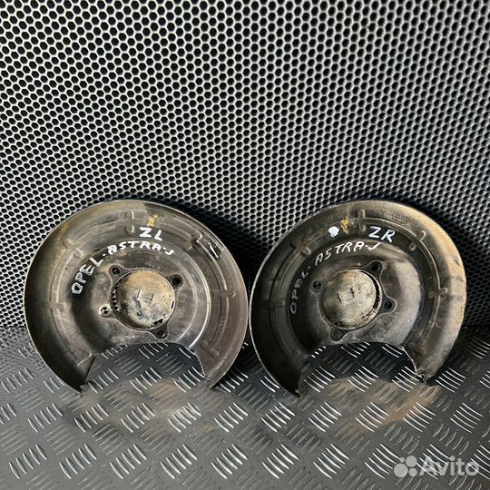 Пыльник тормозного диска Opel Astra