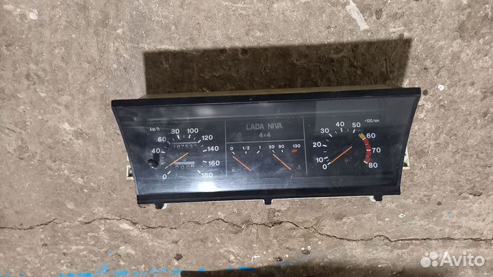 Панель приборов нива