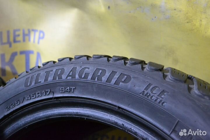 Goodyear Ultragrip Ice Arctic 225/45 R17