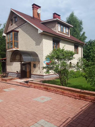 Дом 300 м² на участке 20 сот.