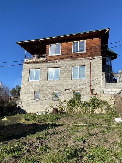 Дом 374 м² на участке 5 сот.