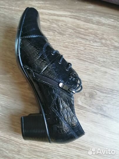 Туфли женские лаковые