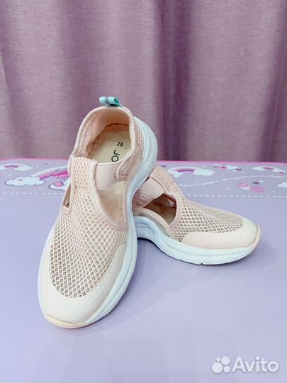 Кроссовки для девочки (размер 28)