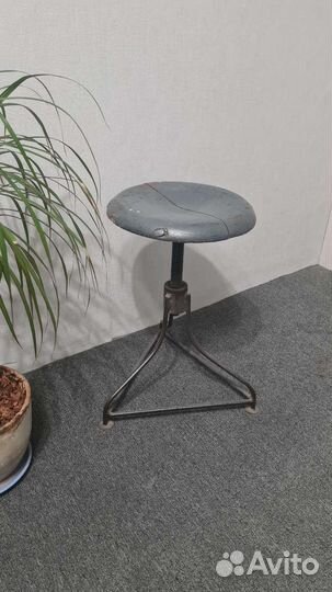 Стул для пианино винтовой