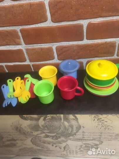 Детская посудка из пластика