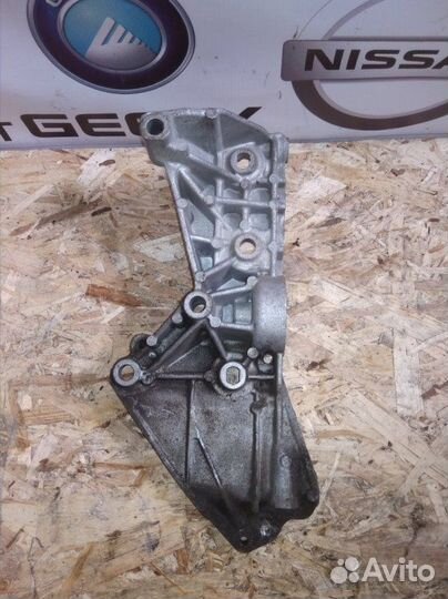 Кронштейн крепление навесного оборудования площадк