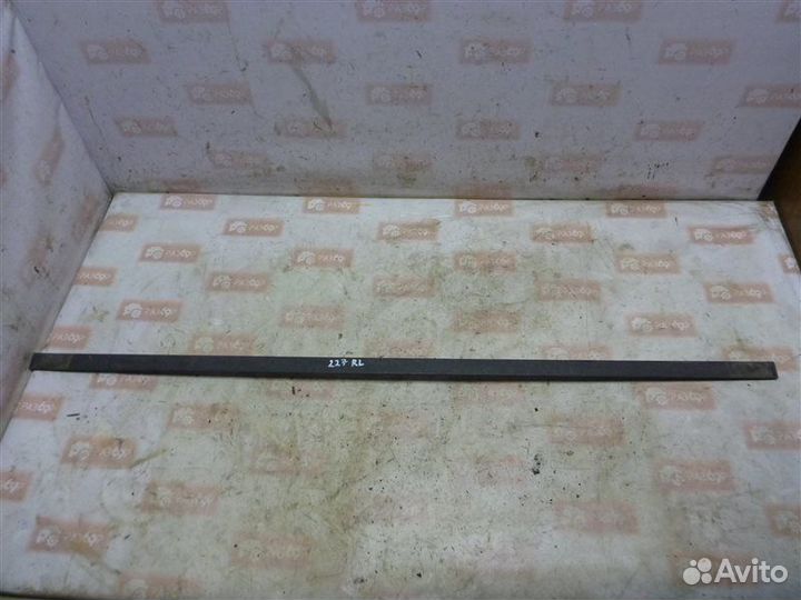 Уплотнитель стекла двери бархотка задний левый