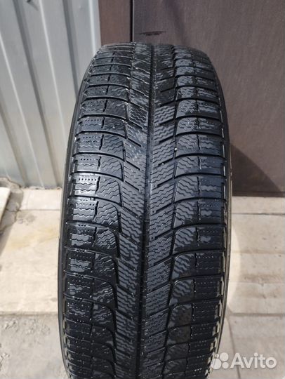 Michelin Radial XSE 215/65 R17