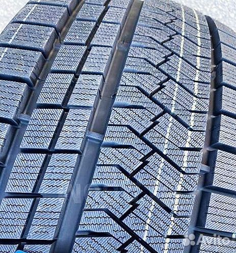 Triangle PL02 245/50 R18