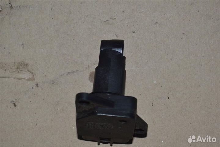 Датчик расхода воздуха Toyota Wish (zne10) 2003-2
