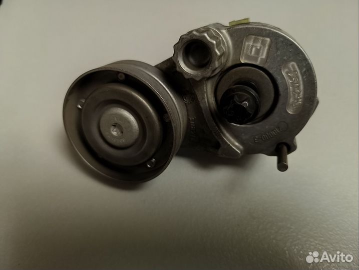 Натяжитель руч. ремня с роликом