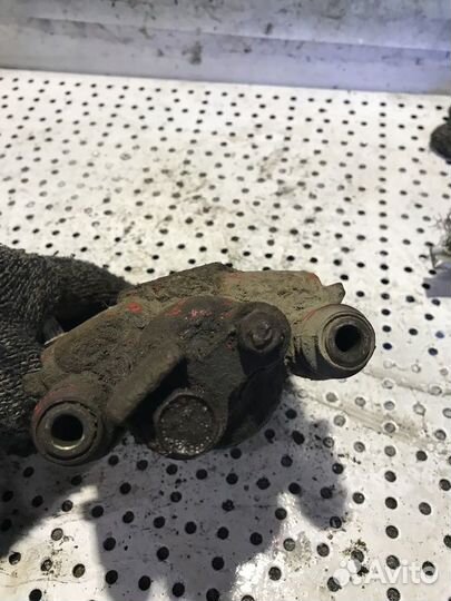 Суппорт задний левый Chrysler PT Cruiser