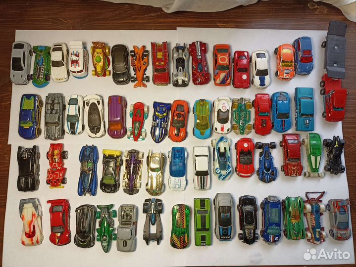 Продам машинки Hotwheels 60 штук