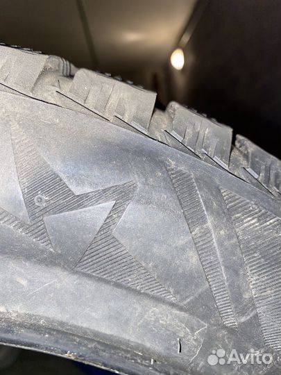 Bridgestone Ice Cruiser 7000 235/55 R18 104T