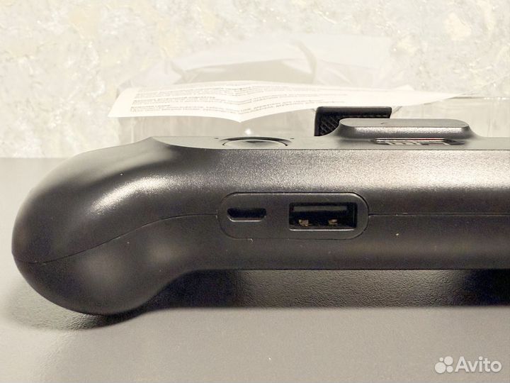 Игровой держатель для смартфона