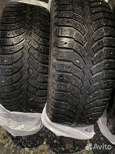 Bridgestone Blizzak Ice 215/60 R16