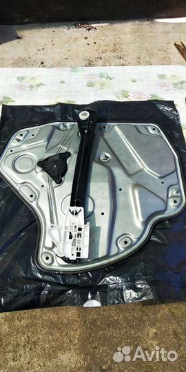 Стеклоподъёмник в сборе задний левый. Октавия А5