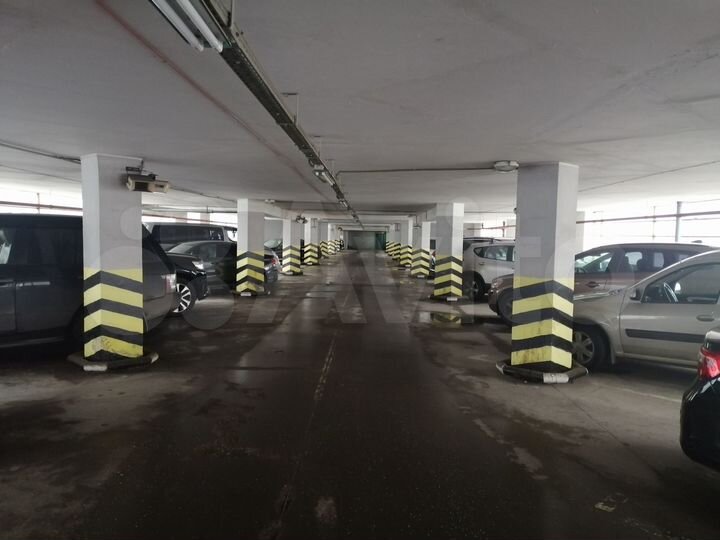 Машиноместо, 13 м²