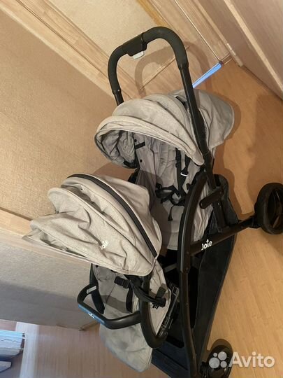 Коляска для погодок